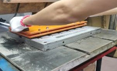 Fabrikanten van siliconenrubberproducten nemen u mee om de drie belangrijkste siliconengietprocessen te begrijpen